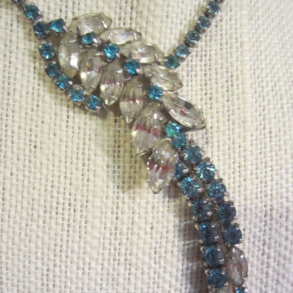 Gorgeous vintage waterfall rhinestone necklace - Picture 4 of 6